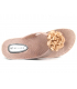 Tongs petit compensé Kélara K62017 beige, semelle massante pour femmes, décorée d'un pompon en tulle