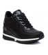 Baskets XTI 43236 noir| Sneakers compensés tige matelassée